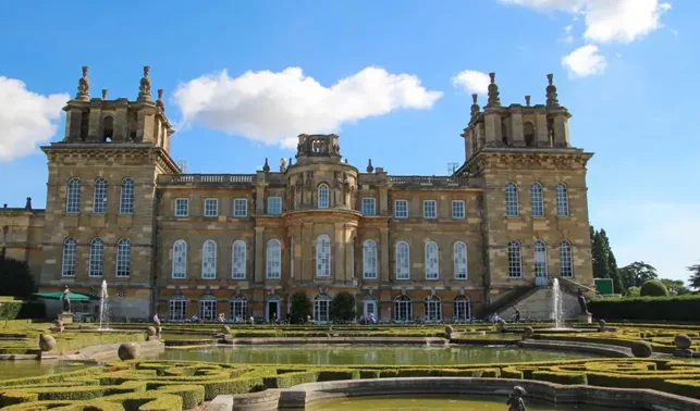 P12: Blenheim Palace, Cotswolds & Downton Abbey