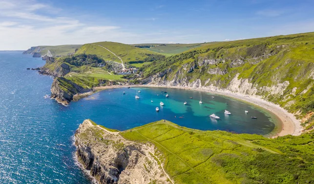 P16: Durdle Door, Lulworth Cove & Bournemouth
