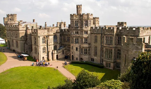 P8: Warwick Castle, Stratford & The Cotswolds